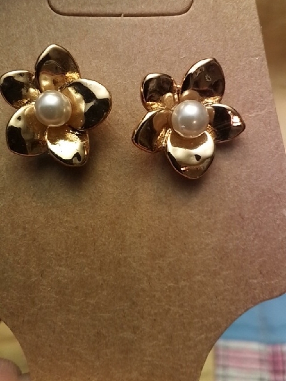 Coach Gold Flower Pearl Center Stud Earrings